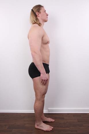 9. Download full pics of model Karel (23) from czechgaycasting.com