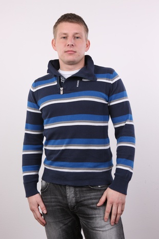 1. Download full pics of model Miroslav (30) from czechgaycasting.com