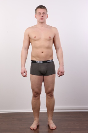 5. Download full pics of model Miroslav (30) from czechgaycasting.com