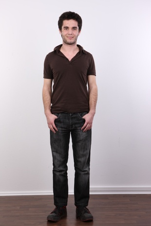 2. Download full pics of model Petr (21) from czechgaycasting.com