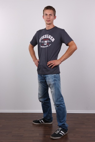 2. Download full pics of model Michal (24) from czechgaycasting.com