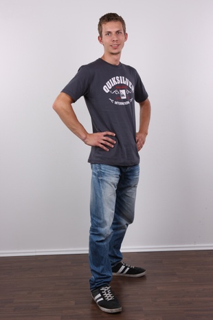 4. Download full pics of model Michal (24) from czechgaycasting.com