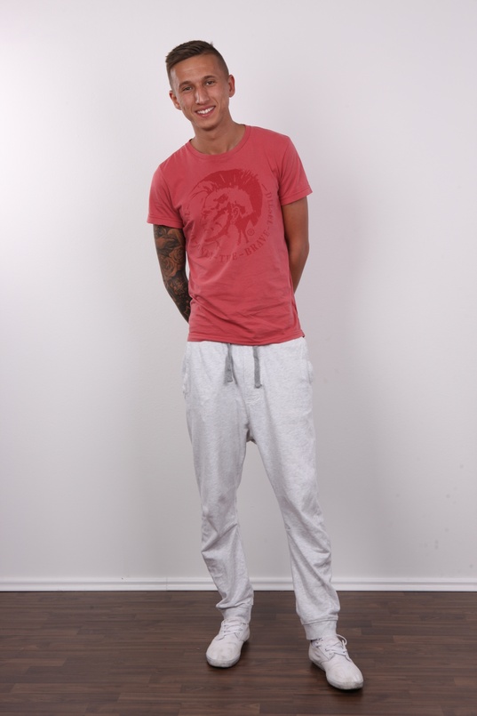 3. Download full pics of Honza (21) from czechgaycasting.com