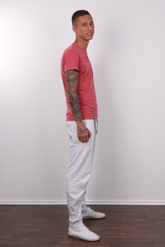 4. Download full pics of Honza (21) from czechgaycasting.com