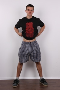 4. Download full pics of Simon (22) from czechgaycasting.com