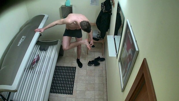 2. Download full pics of Tanned Hunk's Naughty Cam Show from czechgaysolarium.com