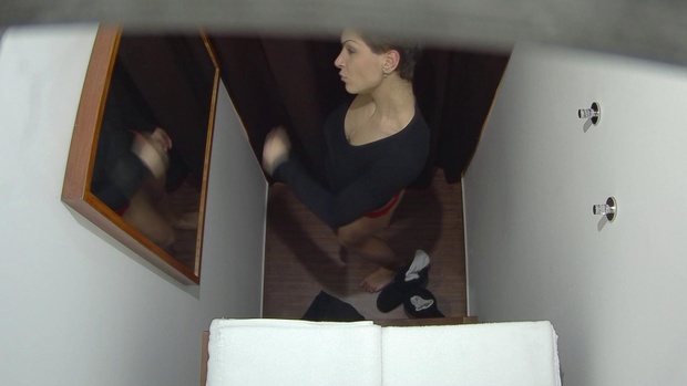 12. Download full pics of Brünette Tussi reitet Schwanz wie ein verdammtes Tier from czechmassage.com
