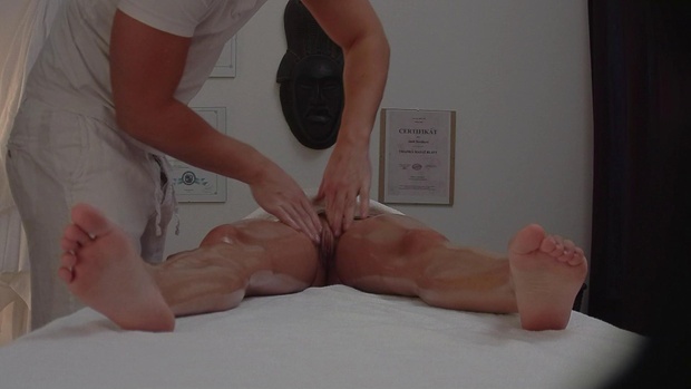 6. Download full pics of Model-luder får sin fisse kneppet foran kameraet from czechmassage.com