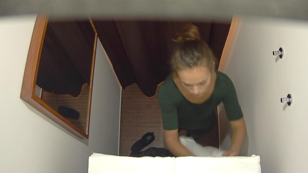 12. Download full pics of Krásná osmnáctka na erotické masáži from czechmassage.com