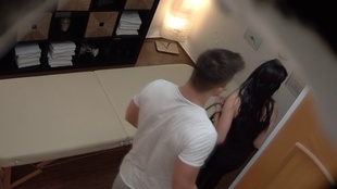 1. Download full pics of Prostituta adolescente de 18 anos faz de tudo diante das câmeras from czechav.com