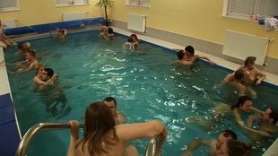 1. Download full pics of 60 people in one pile 1 from czechmegaswingers.com