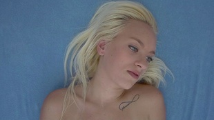 1. Download full pics of Freak-par giver naboerne et show - analsex på balkonen! from czechorgasm.com