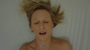 1. Download full pics of 丰满的金发女郎接受一切——电梯之旅变得更加淫荡 from czechorgasm.com