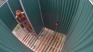 2. Download full pics of Lahodná vyholená kundička from czechpool.com