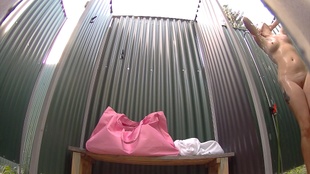 4. Download full pics of Mokrá zrzavá kundička from czechpool.com