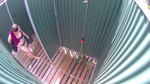 1. Download full pics of Přirozené super prsa from czechpool.com