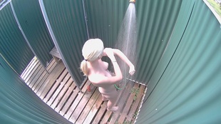 4. Download full pics of Mladá a vlhká from czechpool.com