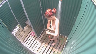 3. Download full pics of Malá roztomilá prsa from czechpool.com