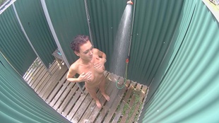 4. Download full pics of Sportovní brunetka from czechpool.com