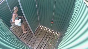 1. Download full pics of Nezapomenutelná svatební sprcha nové nevěsty from czechpool.com