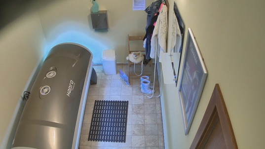 4. Download full pics of Model Gives a No-Holds-Barred Tanning Show from czechsolarium.com