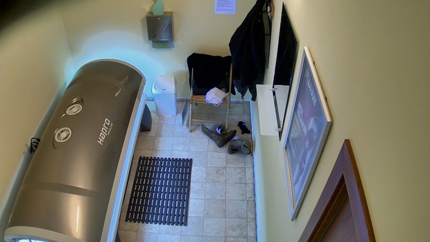 5. Download full pics of Husky Housewife Strips Down in Solarium from czechsolarium.com