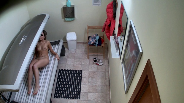 3. Download full pics of Teen Student Gives Us a Free Show in Solarium from czechsolarium.com