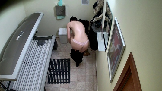 2. Download full pics of Brunette Babe Bares All for Solarium Camera from czechsolarium.com