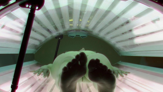 4. Download full pics of Teen’s Steamy Solarium Exploration from czechsolarium.com