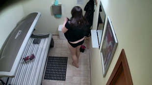 2. Download full pics of Big Titties Hustler Rocks the Solarium from czechsolarium.com