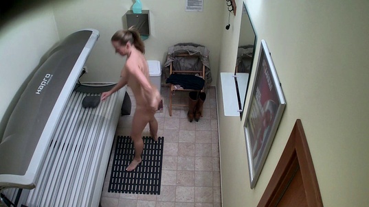 3. Download full pics of Beautiful Teacher’s Seductive Solarium Show from czechsolarium.com