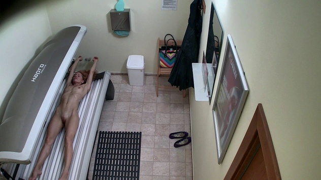 Czech Solarium: Sporty Blonde Exposed