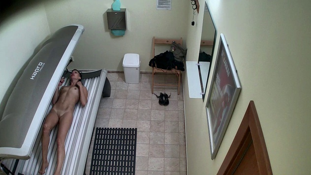 Czech Solarium: 18 y/o Caught in the Solarium