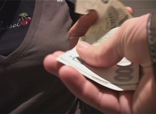 5. Download full pics of Public WC avec Julie from czechstreets.com