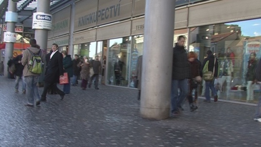 2. Download full pics of Beauty on train from czechav.com