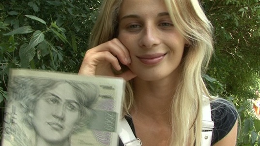 6. Download full pics of Beauty from the pool from czechstreets.com