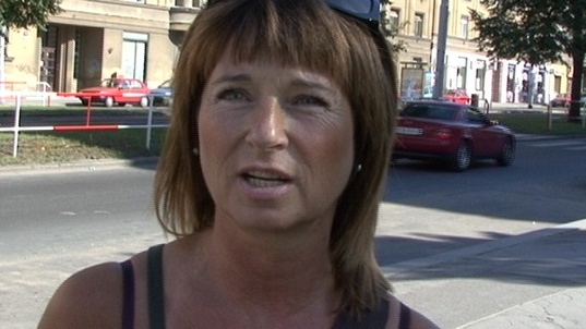 1. Download full pics of Princess and Mom from czechstreets.com