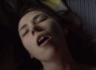 2. Download full pics of New Year's Eve angel from czechstreets.com