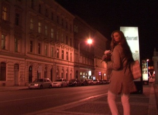 2. Download full pics of Actress Lenka from czechstreets.com