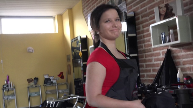 Czech Streets: 18-jährige Friseurin