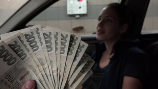 4. Download full pics of Carwash beauty from czechstreets.com