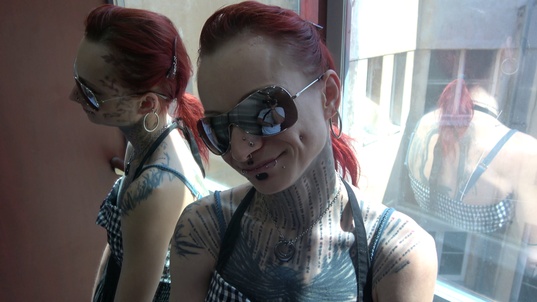 4. Download full pics of Anal Superfuck: Alle Löcher zerstört! from czechwifeswap.com