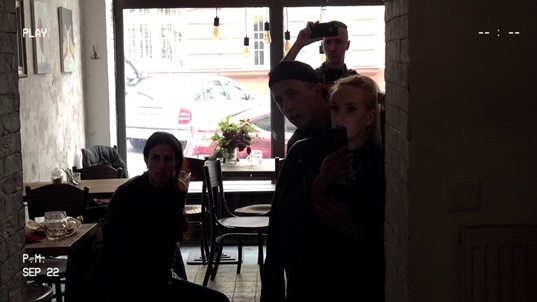 2. Download full pics of Anální raketa from dirtysarah.com