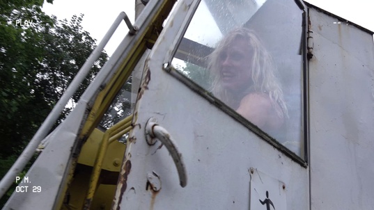 1. Download full pics of Peklo na jeřábu from dirtysarah.com