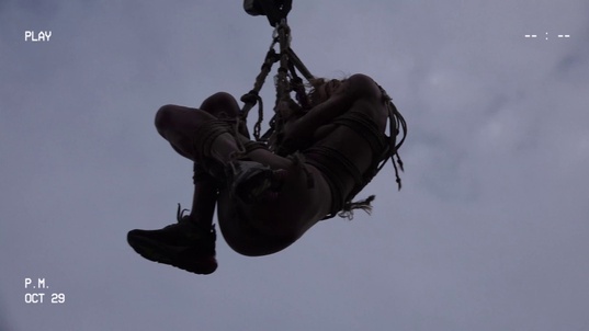 3. Download full pics of Peklo na jeřábu from dirtysarah.com