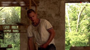 2. Download full pics of コンクリートに埋め込む 2万ドル from goperv.com