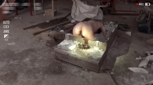 3. Download full pics of Extremely Dirty Hole from extremestreets.com