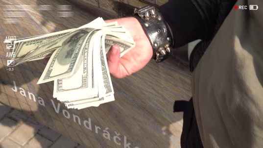 3. Download full pics of 自私的妓女 from goperv.com