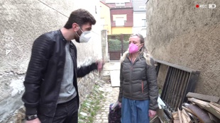 1. Download full pics of iPhone in Vagina for 10k USD from extremestreets.com