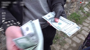 2. Download full pics of iPhone in Vagina for 10k USD from extremestreets.com